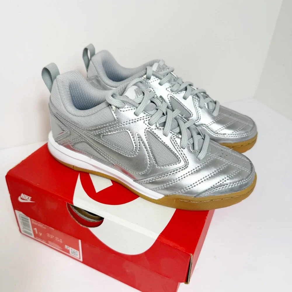 Nike Gato LV8 GS Sneakers Boys 1Y Metallic Silver Indoor Soccer Shoes 117084-001